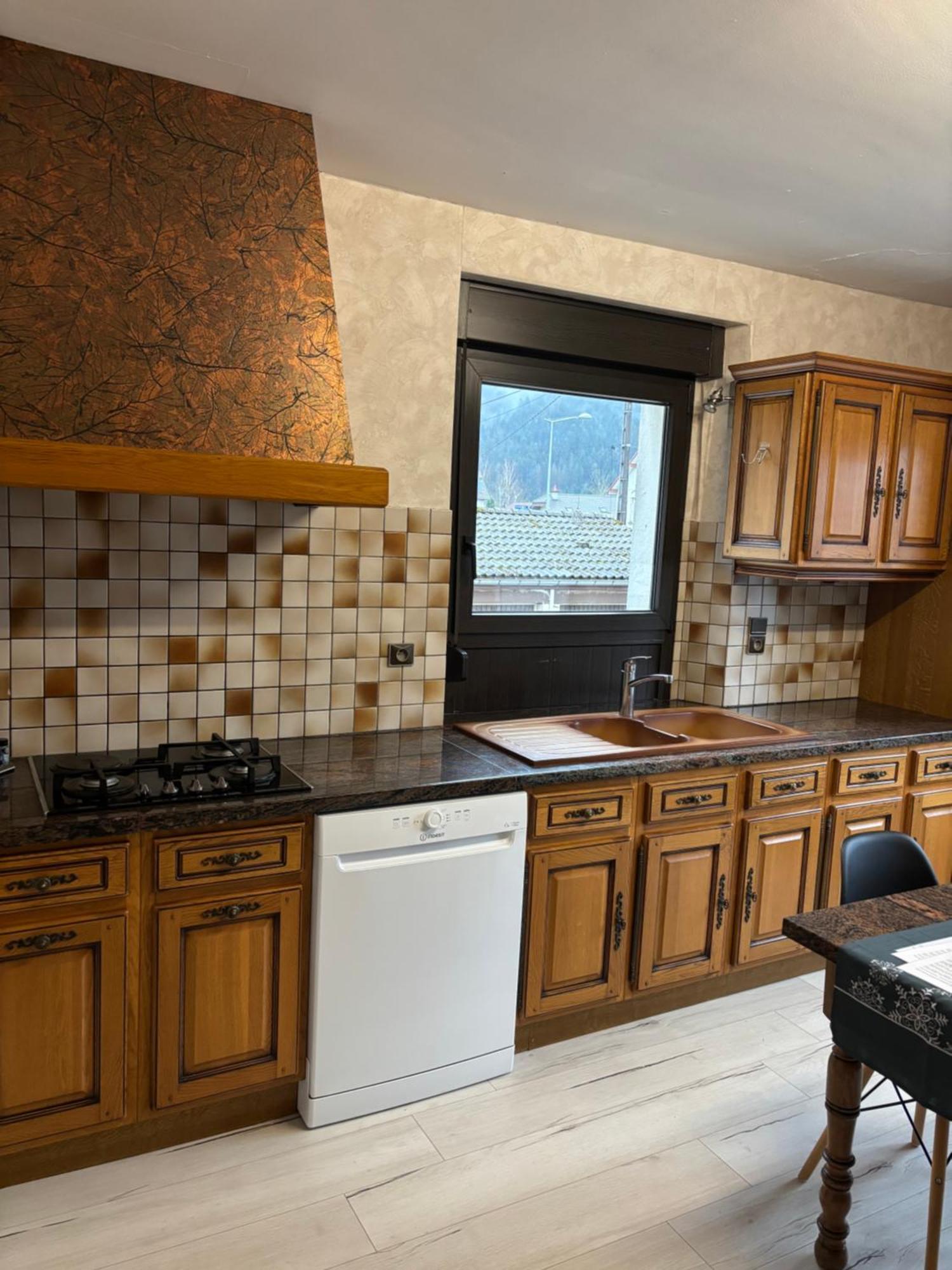 Gite 205 M2, 8Pers Piscine, Jacuzzi, Balneo Privatifs Vagney Eksteriør billede