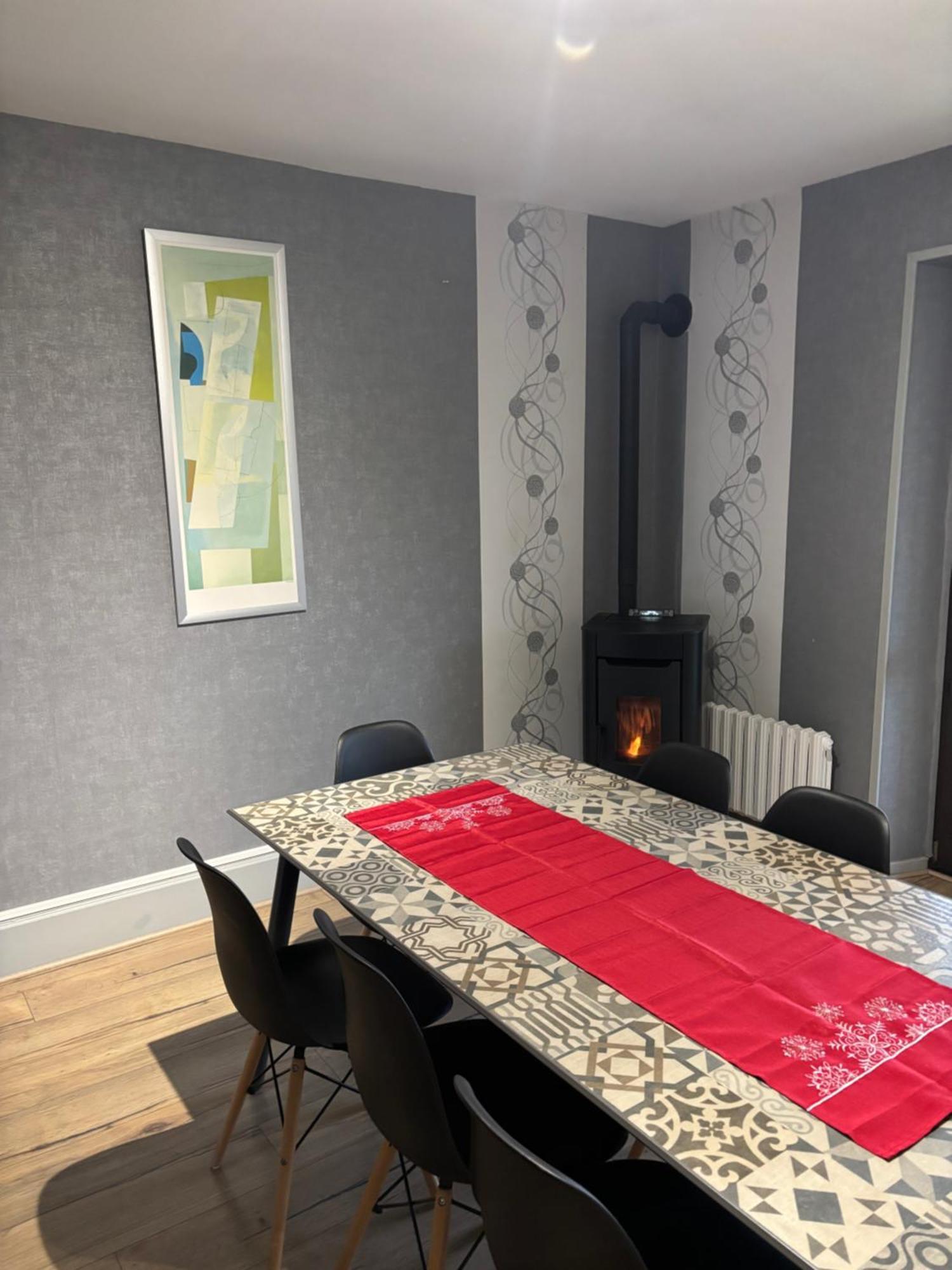 Gite 205 M2, 8Pers Piscine, Jacuzzi, Balneo Privatifs Vagney Eksteriør billede