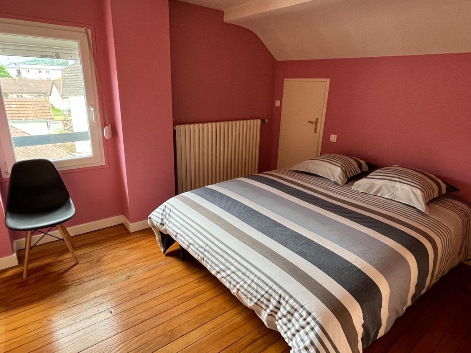 Gite 205 M2, 8Pers Piscine, Jacuzzi, Balneo Privatifs Vagney Eksteriør billede