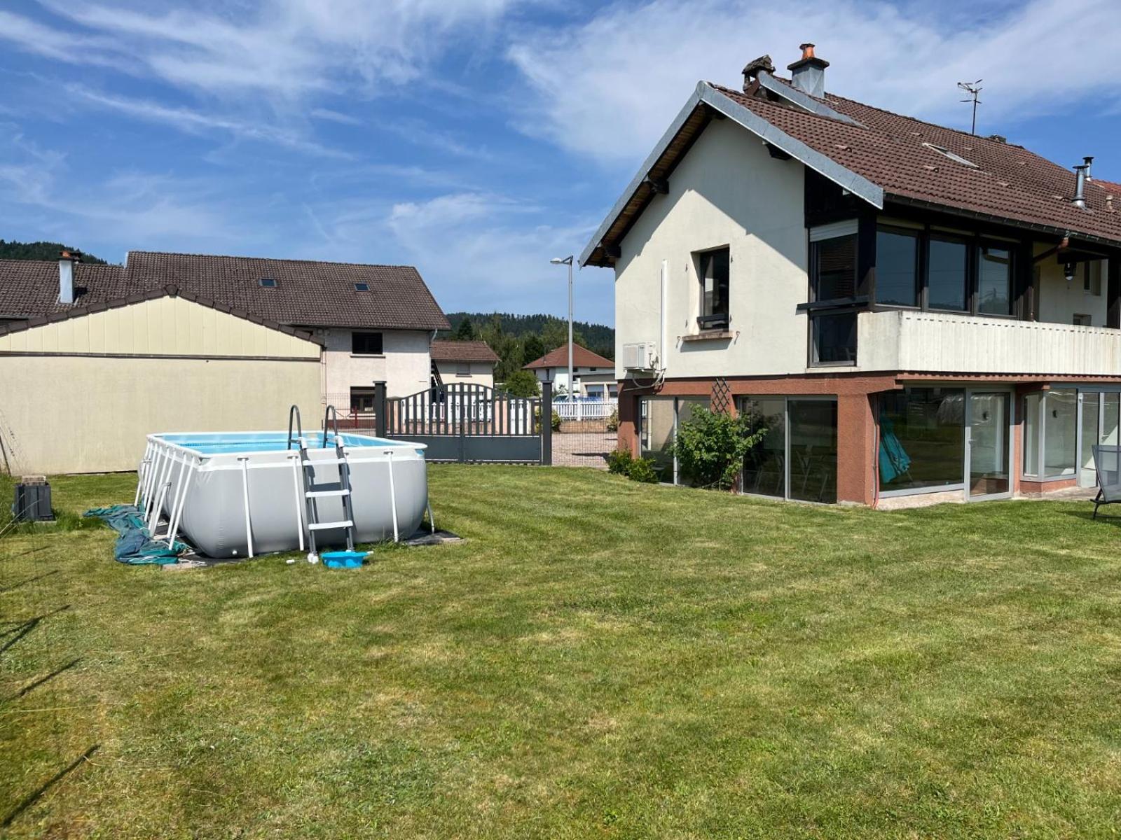 Gite 205 M2, 8Pers Piscine, Jacuzzi, Balneo Privatifs Vagney Eksteriør billede