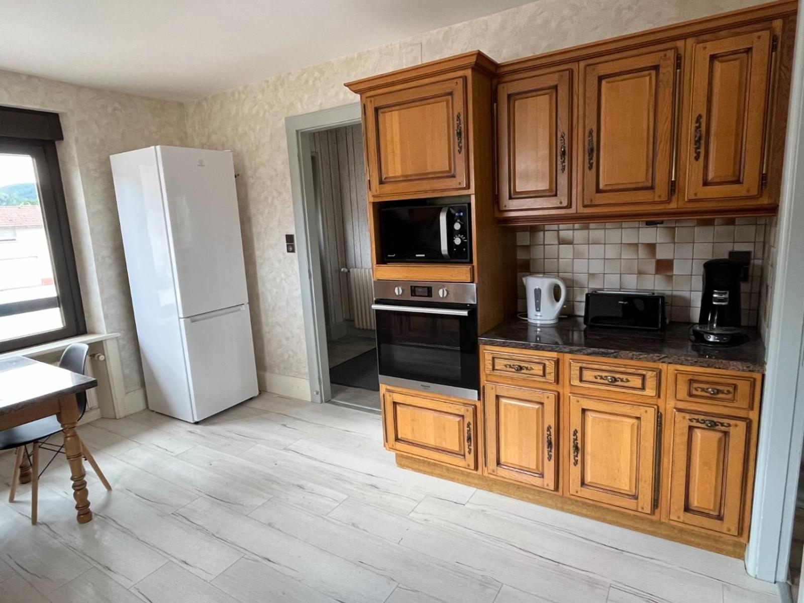 Gite 205 M2, 8Pers Piscine, Jacuzzi, Balneo Privatifs Vagney Eksteriør billede